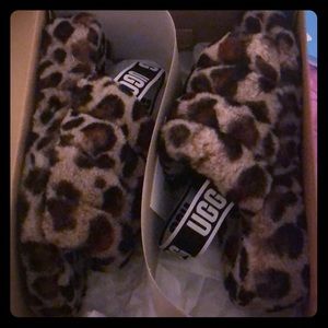 NWT UGG FLUFF YEAH SLIDES